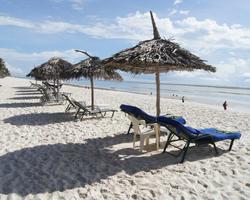 Baden am Diani Beach mit Safari im Kompaktformat - Diani Beach Safaris