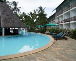 Keniaurlaub am Strand Bamburi Beach & Kombisafari - ***Travellers Club